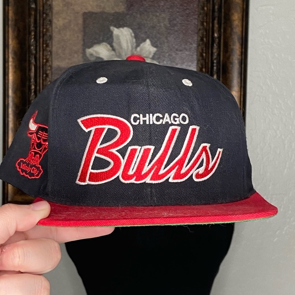 Black Chicago Bulls Snap Back Hat - Picture 1 of 5